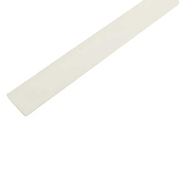 Schellenberg Flachleiste - 1,5 m x 40 mm x 2,5 mm, Weiß - Weiße Kunststoffleiste, ideal für saubere Abschlüsse und Übergänge im Innenausbau, mit glatter Oberfläche und präzisen Kanten.