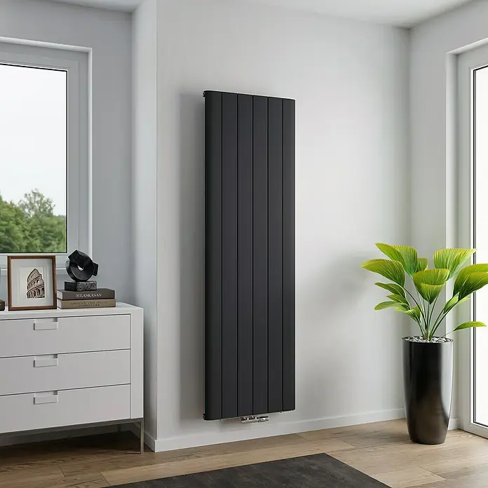 Ximax Designheizkörper Trigo - B x H: 565 x 1.800 mm, Wärmeleistung bei Vorlauftemperatur von 75 °C (D: 50): 1.151 W, Anthrazit - Stilvoller, vertikaler Designheizkörper in Schwarz, der jedem Raum einen modernen Touch verleiht und für angenehme Wärme sorgt.