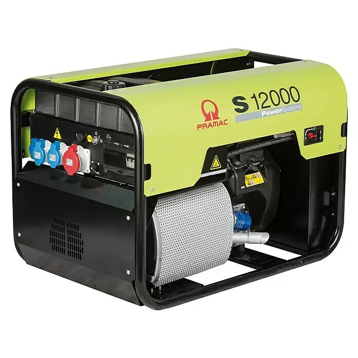Pramac Stromerzeuger S12000 - Nennleistung: 9,5 kW, Tankvolumen: 24 l, Verbrauch: 5,64 l/h - Ein lindgrüner und schwarzer PRAMAC S12000 PowerSystems Generator mit Steckdosen und Bedienfeld.