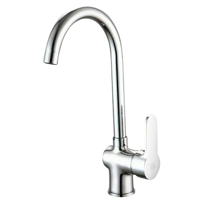 Universal de Grifería Grifo de cocina Misuri - Cromo, Brillante - Primer plano de un grifo de cocina cromado con caño curvo y manija de palanca, elegante y funcional.