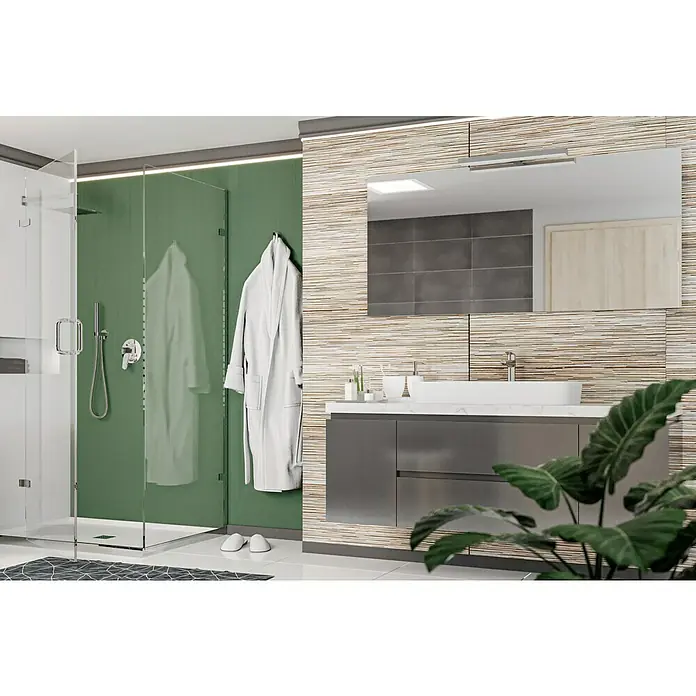 Wandfliese Layers Dekor - 30 x 90 cm, Beige, Matt - Ein modernes Badezimmer mit Duschkabine, Waschtisch mit Spiegel und dekorativer Wandgestaltung. Das Design ist stilvoll und funktional.