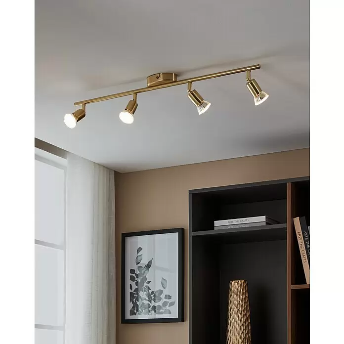 Eglo Buzz-LED Deckenstrahler BUZZ-LED - 11,2 W, Gold, GU10, 4 Stk. - Goldene Deckenleuchte mit vier verstellbaren Strahlern, die einen modernen Raum beleuchtet.