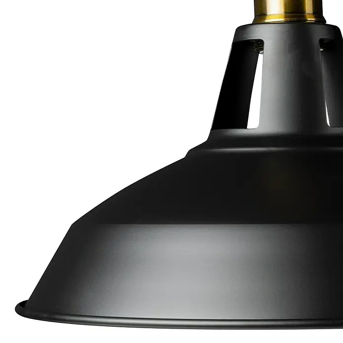 Alverlamp Lámpara colgante redonda circular - Ø x Al: 31 x 24 cm, Negro, Negro, E27 - Primer plano de una lámpara colgante industrial vintage negro mate con un detalle dorado y recortes decorativos.