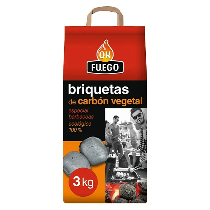 Ok Fuego Briquetas de barbacoa - 3 kg - Imagen de una bolsa de briquetas de carbón OK Fuego, 3 kg de carbón ecológico para barbacoas con amigos.