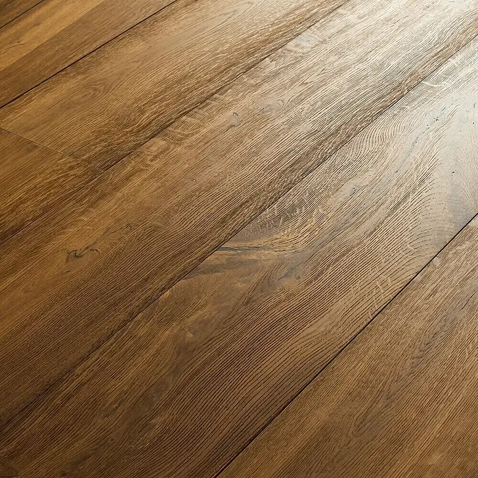 Parkettmuster Eiche Lorenz S300 x 190 x 14 mm, Landhausdiele - Nahaufnahme eines rustikalen Holzbodenbelags mit Maserung und Textur.
