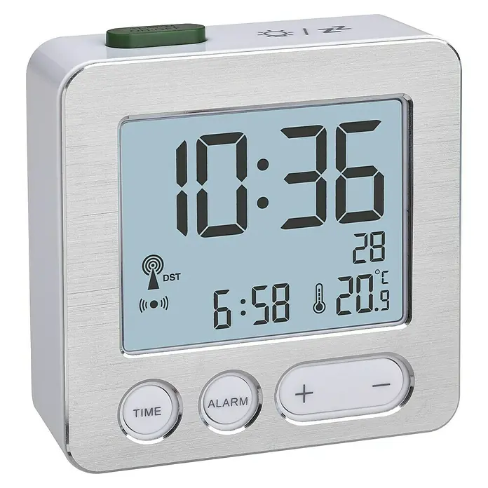 TFA Dostmann Funkwecker 60.2545.54 - Digitales Display, Batteriebetrieben, Silber, 6,6 x 2,2 x 6,6 cm - Das Bild zeigt einen digitalen Wecker mit einer Anzeige von 10:36 Uhr, Datum, Uhrzeit und Temperatur.