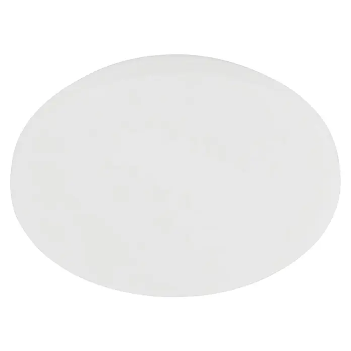 Eglo Plafón LED redondo Pogliola-E - 15,6 W, Ø x Al: 31 x 5,5 cm, Blanco, Blanco neutro - Superficie redonda blanca sobre fondo negro. Ideal para diseños minimalistas o como fondo neutro para presentaciones de productos.