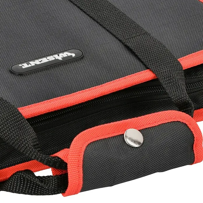 Wisent Werkzeugkoffer Servicebag - L x B x H: 340 x 230 x 74 mm, 56 -tlg. - Detailaufnahme einer schwarzen Werkzeugtasche mit roter Umrandung, inklusive Tragegriff und Herstellerlogo.