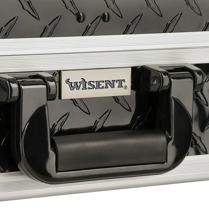 Wisent Werkzeugkoffer VDE - L x B x H: 465 x 365 x 155 mm, 136 -tlg. - Detailaufnahme des schwarzen Werkzeugkoffers von Wisent mit Diamantmuster und robustem Griff.