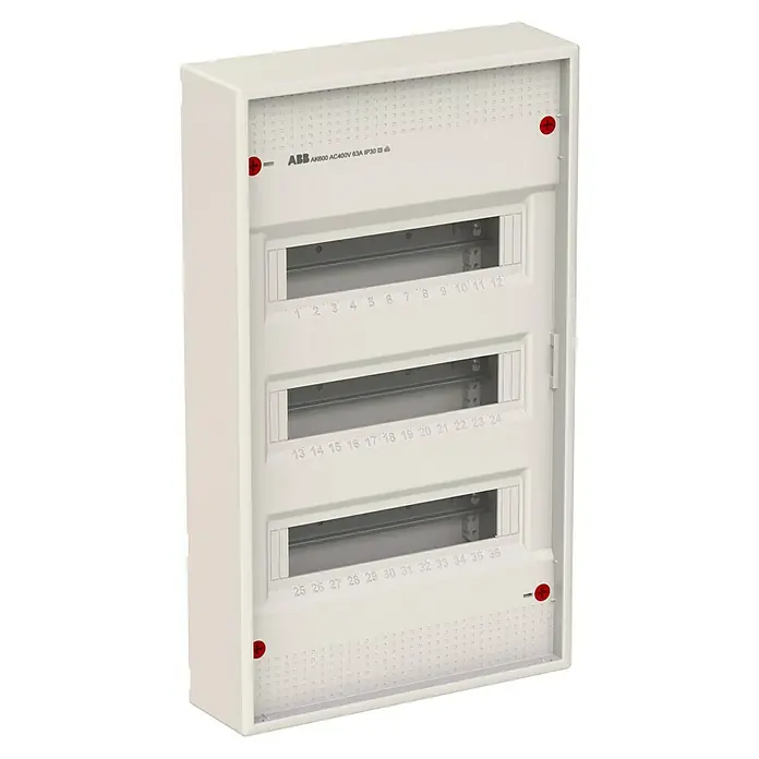 ABB - Striebel & John Aufputz-Verteiler AK636N3 + Tür AZT630 - Anzahl Reihen: 3 Stk., 33,9 x 57,8 cm, Weiß, RAL 9016 - Ein weißer ABB AK600 Verteilerkasten mit 36 Modulen und roter Schraube zur Befestigung.