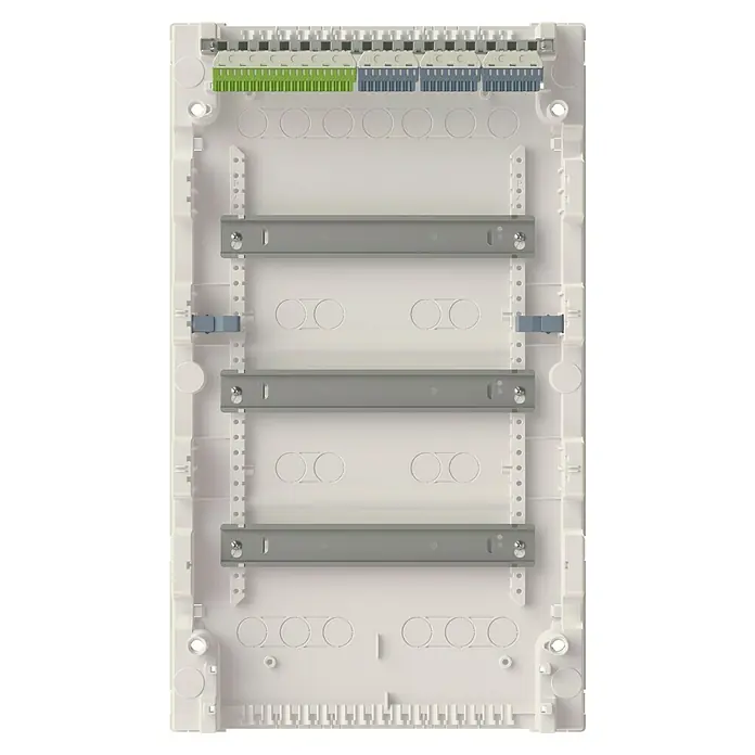 ABB - Striebel & John Aufputz-Verteiler AK636N3 + Tür AZT630 - Anzahl Reihen: 3 Stk., 33,9 x 57,8 cm, Weiß, RAL 9016 - Innenansicht eines weißen Verteilerkastens mit Klemmenleiste und Tragschienen zur Installation von elektrischen Komponenten.