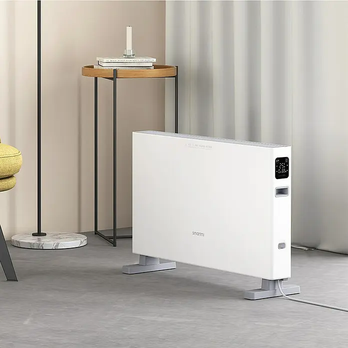 Xiaomi Convector Smartmi 1S - 2.200 W, 20,2 x 69,4 x 44,8 cm - Primer plano de un calentador Smartmi blanco con pantalla digital en un espacio habitable moderno.