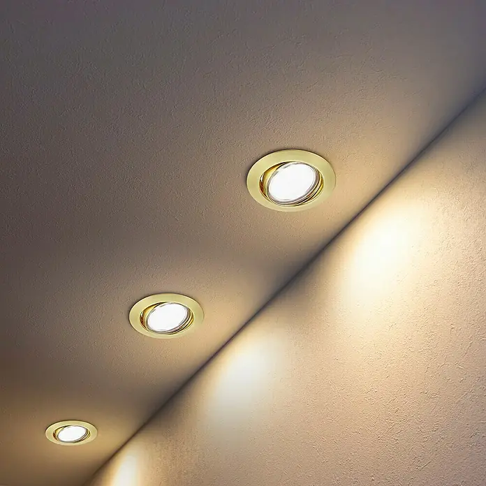Trio Lighting Foco empotrable Jura - 15 W, GU10, Bronce, Diámetro: 8,3 cm - Tres luces de techo empotradas con marcos dorados, que proyectan una luz cálida en la habitación, iluminan el techo.