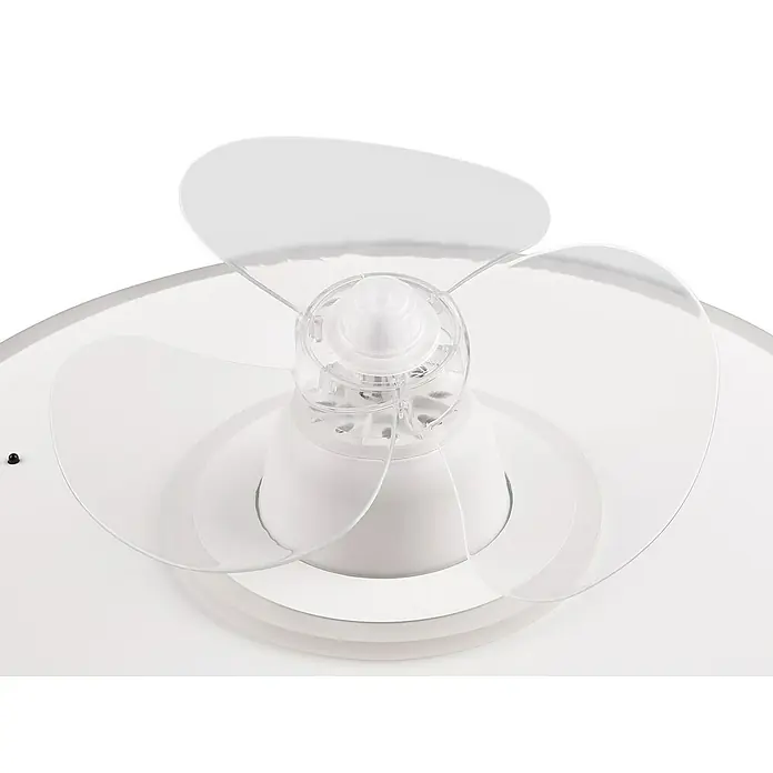 Trio Lighting Ventilador de techo Nybro - Blanco, 50 cm, 40 W, Blanco neutro - Primer plano de un moderno ventilador de techo blanco con aspas transparentes, que muestra una solución de iluminación elegante y funcional.
