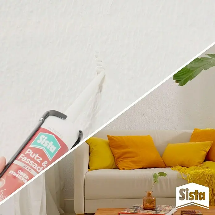 Sista Acryl Putz & Fassade - Altweiß, 280 ml - Das Bild zeigt Sista Putz & Fassad Acryl beim Ausfüllen eines Risses in einer Wand. Das Produkt ist ideal für Reparaturen im Innen- und Außenbereich.