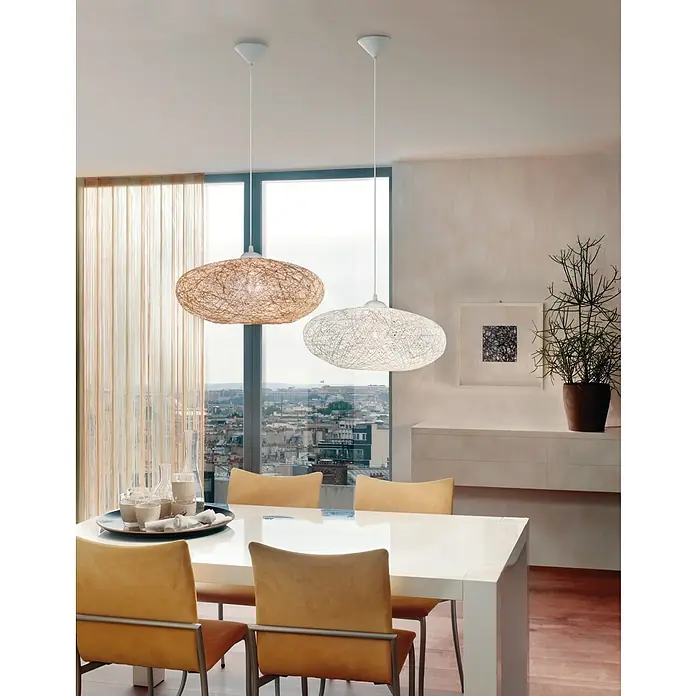Eglo Pendelleuchte rund Campilo - Höhe: 110 cm - Zwei moderne Hängelampen aus Geflecht in einem Esszimmer, eine in Braun und die andere in Weiß.