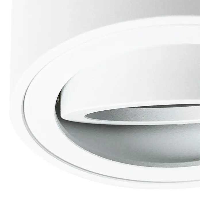 Alverlamp Foco de pared de superficie basculante - Blanco, GU10, Ø x Al: 8 x 8,5 cm - Primer plano de un moderno foco LED de techo blanco. Su diseño elegante se integra perfectamente en interiores modernos, proporcionando una iluminación agradable.