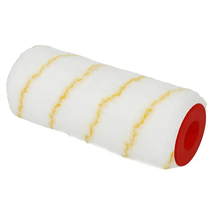 swingcolor Premium Farbwalze - Breite Walze: 18 cm, Bügelstärke: 8 mm, Florhöhe: 11 mm - Nahaufnahme einer Farbwalze mit weißem Flor und gelben Streifen, ideal zum Streichen von Wänden und Decken. Rote Endkappe.