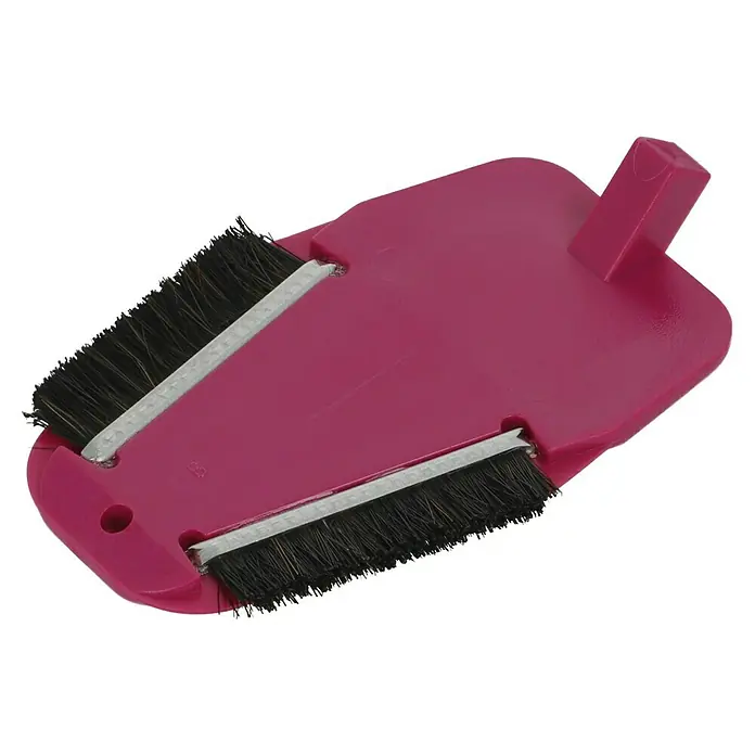 swingcolor Komfort Farbroller - Breite Walze: 10 cm, Bügelstärke: 6 mm, Florhöhe: 11 mm - Nahaufnahme einer pinkfarbenen Bürstenreinigungsbürste mit schwarzen Borsten und silberner Halterung.