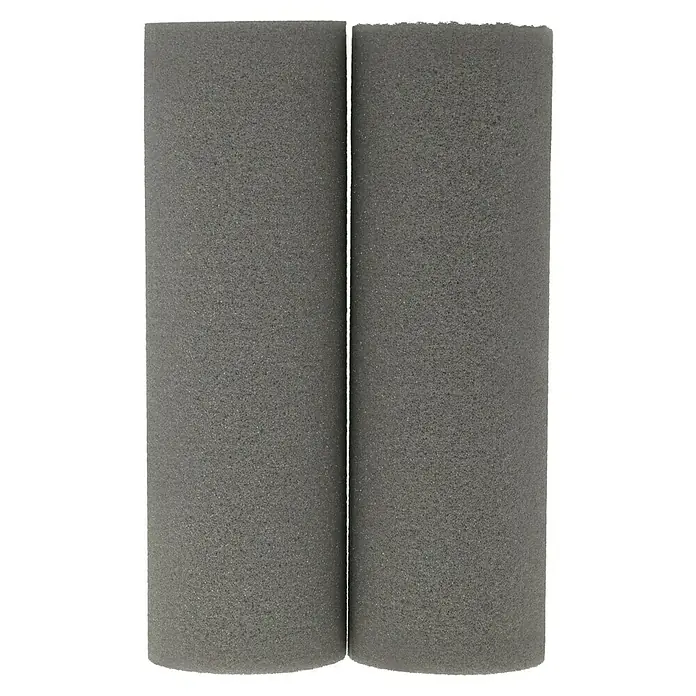 Profi Depot by Storch-Ciret Lackwalze Konkav - 2 Stk., Breite Walze: 11 cm, Bügelstärke: 6 mm - Nahaufnahme von zwei grauen Schaumstoffrollen, ideal für Polsterungen und DIY-Projekte, die Komfort und Dämpfung benötigen.