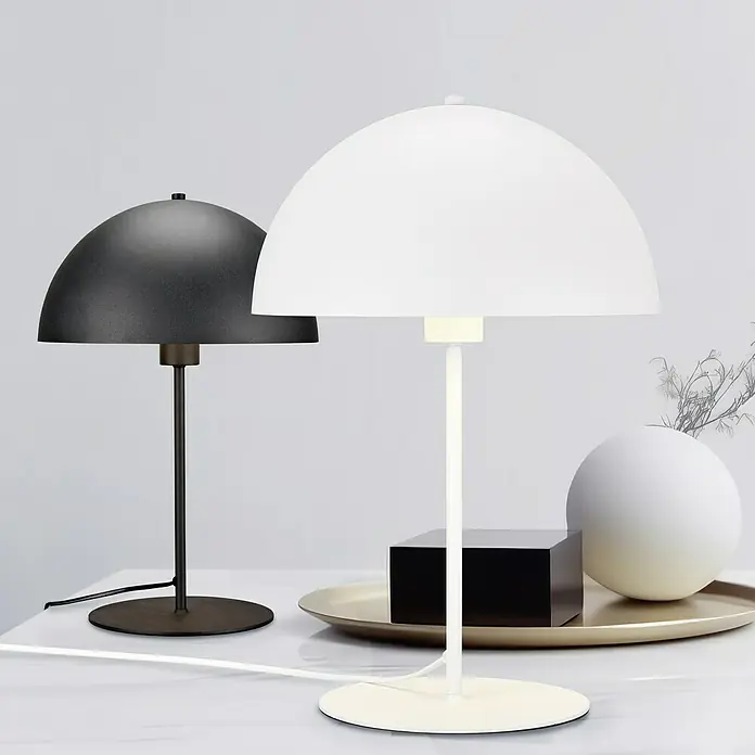Trio Leuchten Tischleuchte rund Nola - 28 W, Ø x H: 20 x 30 cm, Weiß matt, E14 - Zwei elegante Tischlampen in Schwarz und Weiß, minimalistisches Design, ideal für moderne Innenräume.
