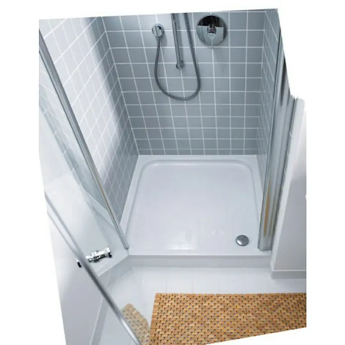 Duravit D-Code Duschwanne - L x B: 100 x 100 cm, Kunststoff, Weiß, Ohne Antirutsch-Oberfläche, Quadratisch - Ein modernes Badezimmer mit einer begehbaren Dusche und einer Duschmatte, die für Komfort und Sicherheit sorgt.