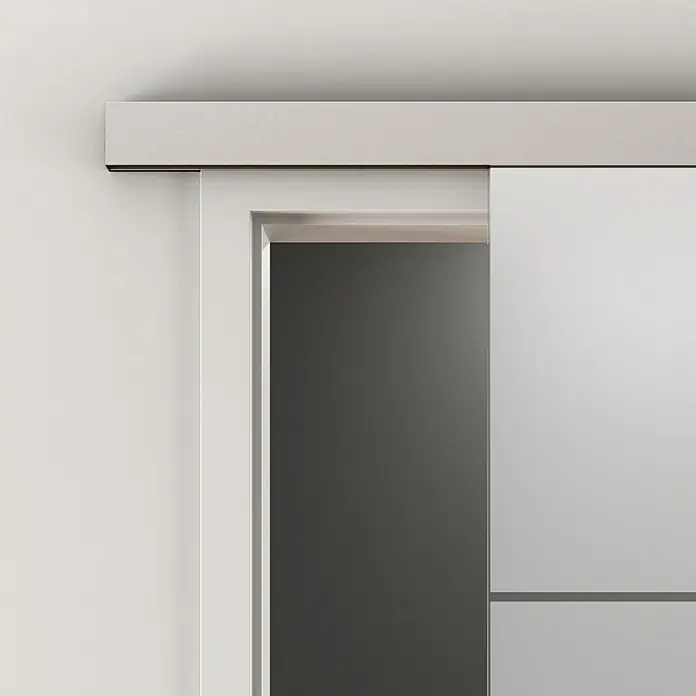 Diamond Doors Abstands-Set Linea 60 2.0 - Edelstahloptik, 2.000 x 185 x 63,5 mm, Passend für: Diamond Doors Glasschiebetür-Beschlag Linea 60 2.0 - Nahaufnahme einer modernen weißen Schiebetür mit minimalistischem Design und klaren Linien. Perfekt für moderne Innenräume.