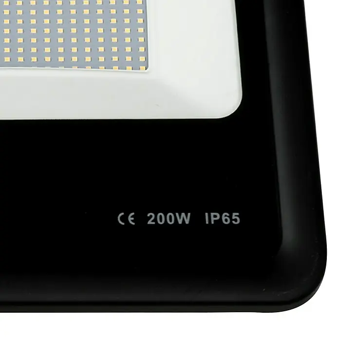 Alverlamp Proyector LED LMN - 200 W, L x An x Al: 42,3 x 7 x 32,3 cm, Negro, Blanco neutro - Primer plano de un foco LED de 200W con protección IP65, ideal para uso exterior.