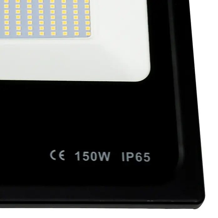 Alverlamp Proyector LED LMN - 150 W, L x An x Al: 33,5 x 6,4 x 29,2 cm, Negro, Blanco neutro - Primer plano de un foco LED con marca CE 150W IP65, ideal para exteriores e iluminación energéticamente eficiente.