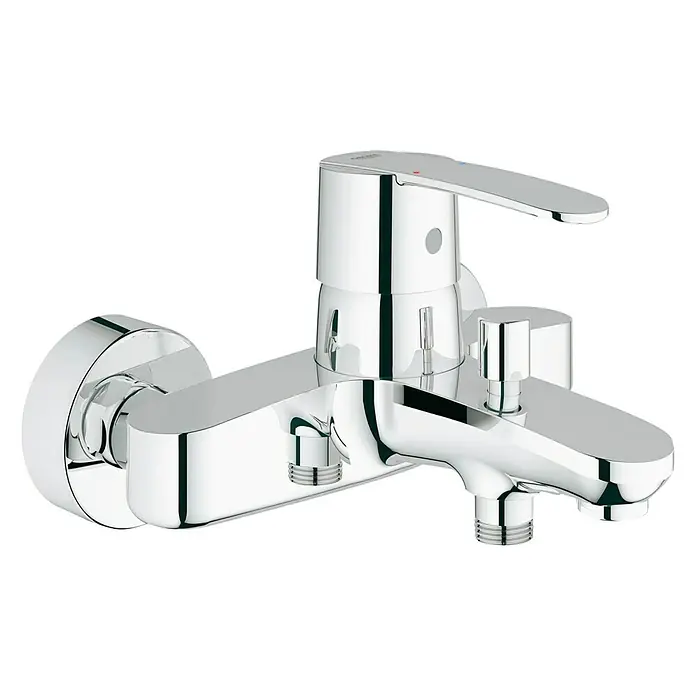 Grohe QuickFix Wave Cosmopolitan Grifo monomando de bañera - Cromo, Resplandeciente - Esta toma muestra un moderno y brillante grifo de bañera cromado que presenta un mezclador monomando y un desviador integrado.