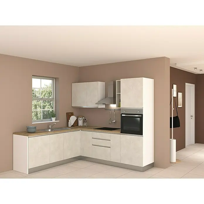 Marinelli Cucine Vormontierte Winkelküche Marina - B x T: 250 x 225 cm, Weiß, Mit Elektrogeräten, Spüle links - Ein modernes Kücheninterieur mit weißen Schränken, einer Spüle und einem Backofen für ein stilvolles Kocherlebnis.