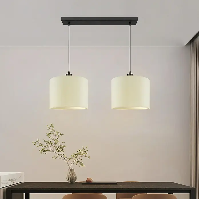 Home Sweet Home Pendelleuchte Beam - 10 W, L x B x H: 9,5 x 55 x 112,5 cm, Schwarz, E27 - Eine moderne Pendelleuchte mit zwei cremefarbenen Lampenschirmen, ideal für Esszimmer oder Wohnbereiche. Die stilvolle Leuchte sorgt für warmes Licht.