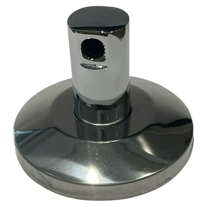 Mando para válvula oculta - Específico para: Vávulas de 15 - 25 mm - Primer plano de un pomo metálico cromado brillante con un agujero.
