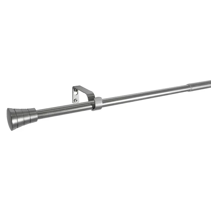 Expo Ambiente Stilgarnitur Habito-Rillmino - Länge Gardinenstange: 210 cm - 400 cm, Edelstahloptik - Detailaufnahme einer silbernen Gardinenstange mit Endstück und Halterung, die an einer weißen Wand befestigt ist.