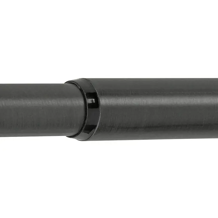 Stilgarnitur Cap-Noble - Länge Gardinenstange: 120 cm - 210 cm, Brushed Schawarz - Detailaufnahme einer schwarzen Stange mit Verbindungselement, das für Stabilität und Haltbarkeit sorgt.