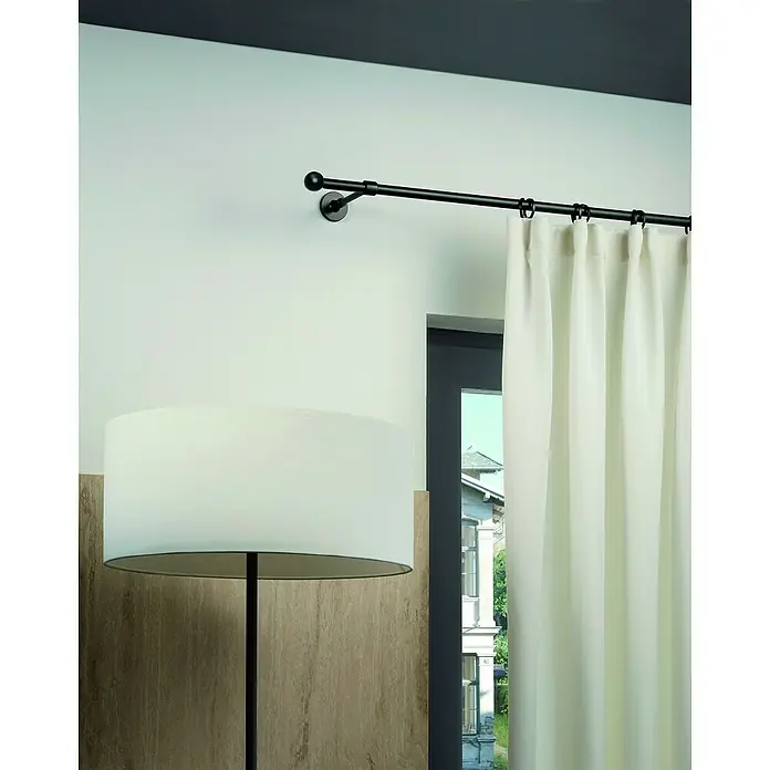 Komplettgarnitur 2in1 - Schwarz, 160 cm - 280 cm, Metall, Ausziehbar - Ein elegantes, schwarzes Vorhangstangenset mit Kugelenden und Vorhängen in einem stilvollen Interieur. Es verleiht jedem Raum einen Hauch von Eleganz.