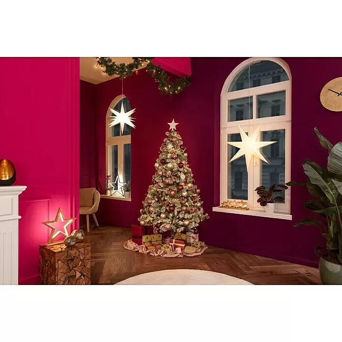Vinylboden Isocore Inside - Alsace, Fischgrät, 720 x 120 x 8 mm - Beleuchteter weißer Papierstern, dekorativ im Fenster hängend, verbreitet warmes Licht auf festlicher Weihnachtsdeko.