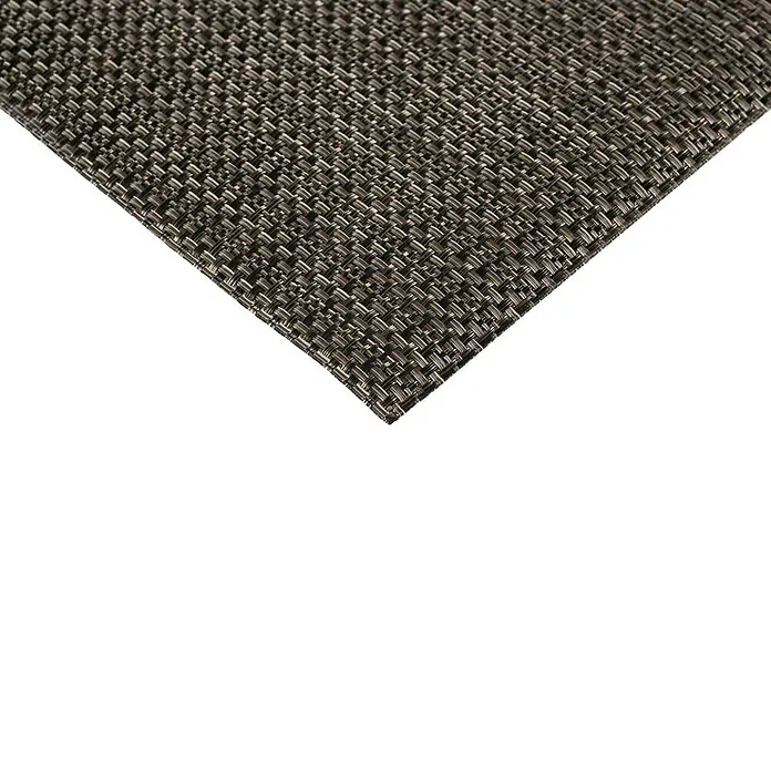 Teppichläufer Soft - Grau/Braun, 150 x 50 cm, 79 % Polyvinylchlorid, 21 % Polyester - Detailaufnahme eines braunen Tischsets mit gewebter Struktur, das eine elegante und praktische Ergänzung für jeden Esstisch darstellt.