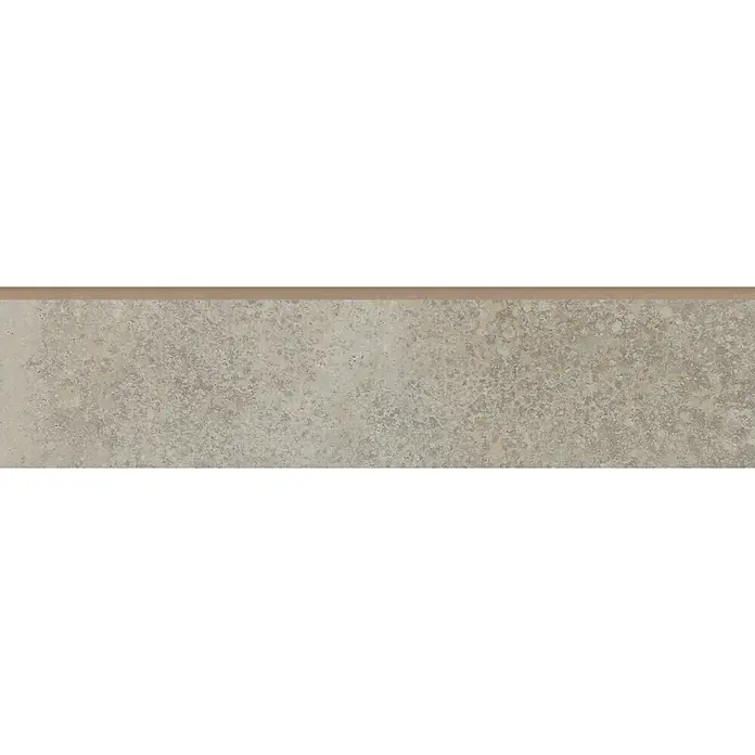 Zócalo cerámico - 8 x 33,3 cm, Gris, Mate - Primer plano de una baldosa rectangular con una superficie moteada en un tono apagado, ideal para diseño moderno.