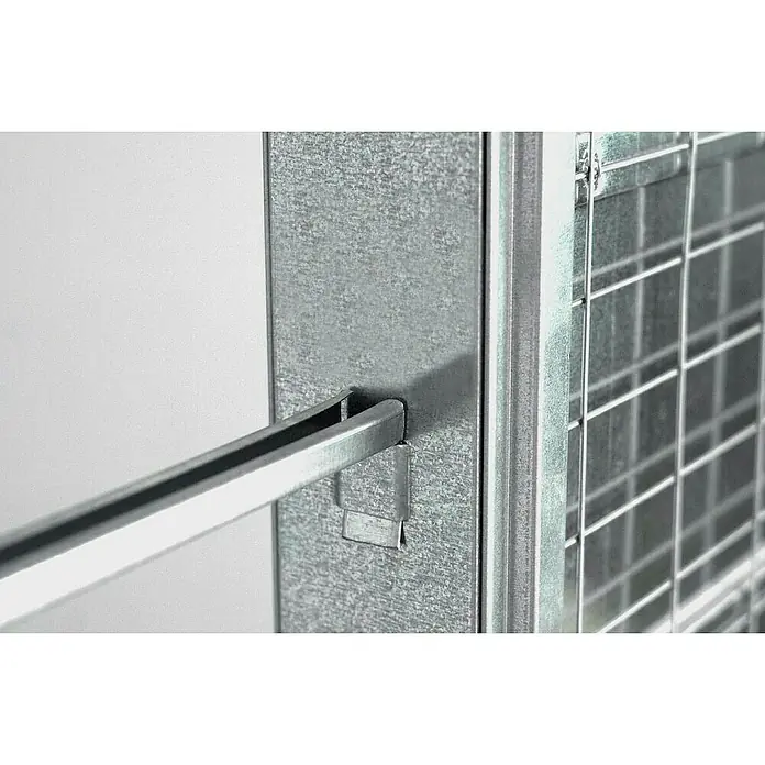 Odem Estructura de puerta corredera para pared de obra - 80 x 203 cm, grosor 90 mm, Pared de obra, Acero - Primer plano de una valla de malla galvanizada en caliente, que proporciona seguridad robusta y durabilidad para diversas aplicaciones.