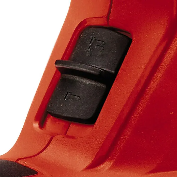 Einhell Professional PXC 18V Grapadora de batería FIXETTO 18/38 S - 18 V, Sin batería - Primer plano del interruptor de una motosierra inalámbrica roja Einhell, configurado en la posición "1".