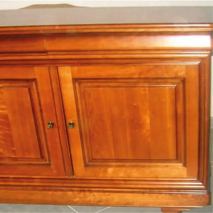 Fartools Bürstenwalze Baumwollpolierwalze - Passend für: Fartools Multischleifer REX 80 Compact - Detailansicht eines klassischen Holzschranks mit Türen und Beschlägen, der eine warme und traditionelle Atmosphäre ausstrahlt.