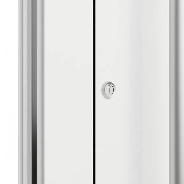FM Türen Haustür FM90-51 - 110 x 210 cm, DIN Anschlag: Links, Weiß - Nahaufnahme einer weißen Tür mit einem modernen Türspion, der Sicherheit und Stil vereint. Ideal für jedes moderne Zuhause.
