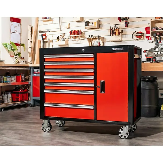 Wisent Werkstattwagen Iron Edition 8T - Rot/Schwarz, Stahl, Ohne Werkzeug - Mobiler Werkzeugschrank mit roten Schubladen und Tür, ideal für Werkstätten zur Aufbewahrung von Werkzeugen und Zubehör.