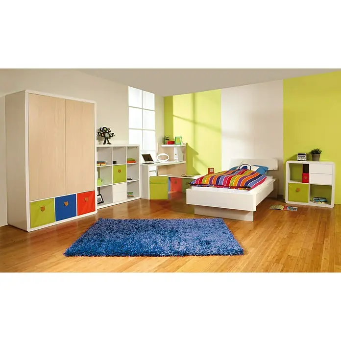 Phönix Aufbewahrungsbox Stor It - L x B x H: 34 x 34 x 34 cm, Kunststoff, Grün - Modernes Kinderzimmer mit Kleiderschrank, Regalen, Schreibtisch und blauem Teppich auf Holzboden. Das Zimmer ist hell und freundlich gestaltet.