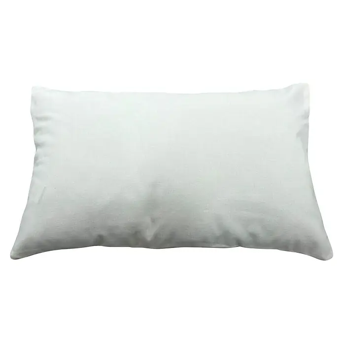 Cojín Basic - 30 x 50 cm, Textil, Crudo, Rectangular - Primer plano de una almohada blanca. Es sencilla, cómoda y proporciona un soporte óptimo para una noche de sueño reparador.