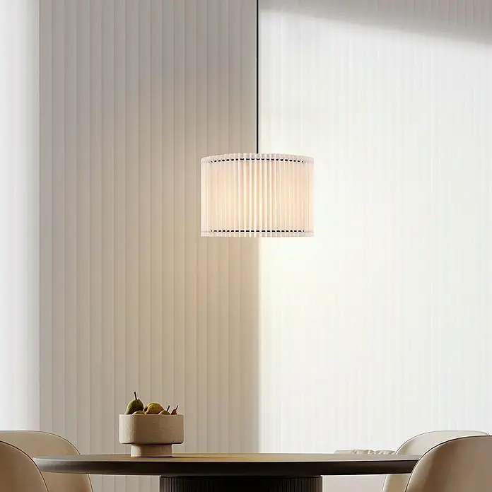 Home Sweet Home Lampenschirm Lamini - Weiß, E27, 30 x 30 x 20 cm - Elegante Hängeleuchte mit geripptem Lampenschirm, die ein sanftes, diffuses Licht spendet und jedem Raum einen Hauch von Stil verleiht.