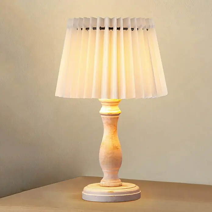Home Sweet Home Lampenschirm Lamini - Weiß, E27, 20 x 15 x 13 cm - Elegante Tischleuchte mit plissiertem Lampenschirm. Die Lampe ist ideal für Nachttische und schafft eine gemütliche Atmosphäre im Raum.