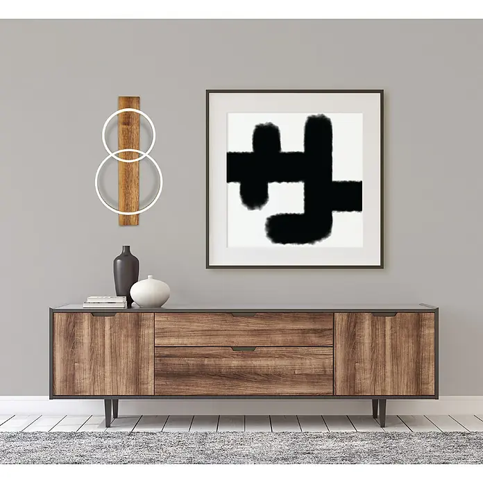 Eglo Boyal Plafón LED - 24 W, 78 x 40 x 9 cm, Madera/Claro, Blanco cálido, Número de bombillas: 2 ud. - Mueble moderno con cajones, jarrones y decoraciones de pared, incluyendo arte abstracto y una pieza de madera con anillos blancos.