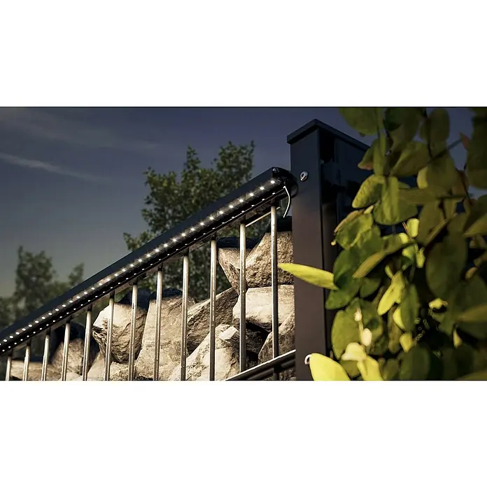 LyghtUp Zaunbeleuchtung Starter-Set - Länge: 246 cm, Anthrazit, Passend für: Doppelstabmatten und Gabionen, 7 -tlg. - LED-Gartenbeleuchtung akzentuiert die Steinmauer und den Metallzaun und schafft eine stimmungsvolle Atmosphäre im Garten.